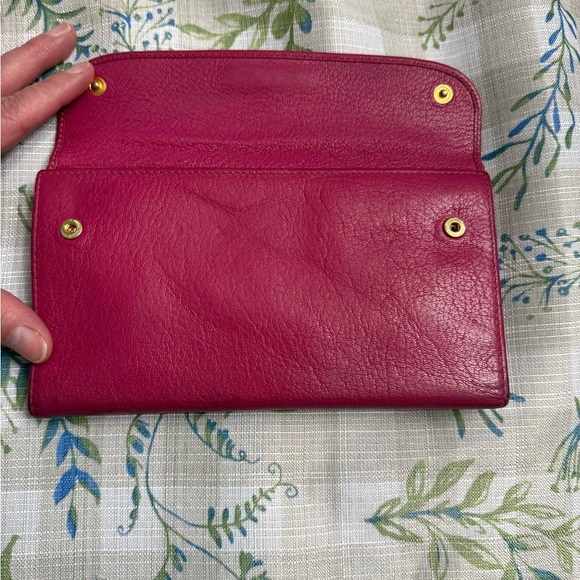 Miu Miu Fuchsia Leather Long Flap Wallet with Gold Logo - Picture 2 of 16
